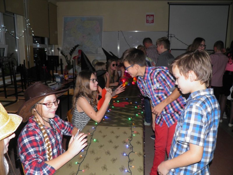 Zabawa andrzejkowo - integracyjna SP